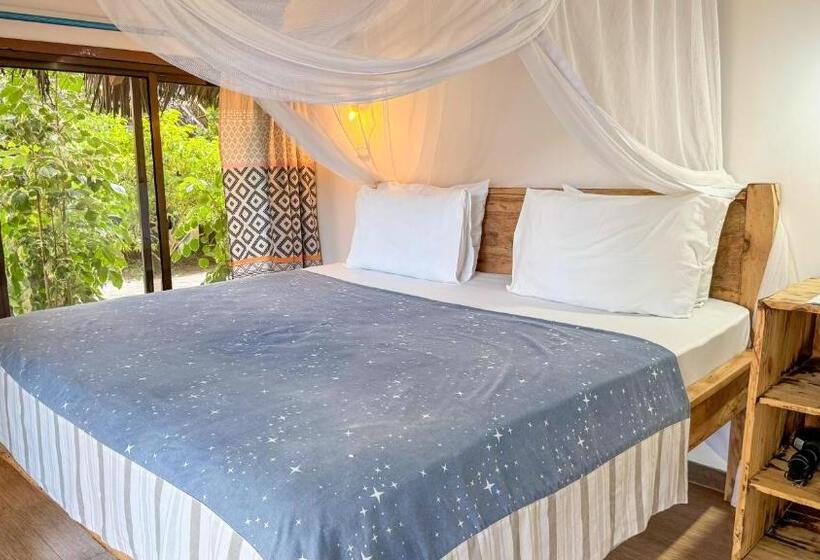 اتاق استاندارد با چشم‌انداز دریا, Kinazi Upepo Beach Eco Lodge