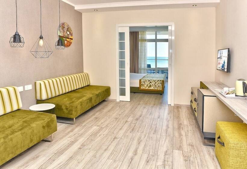 اتاق خانوادگی با چشم‌انداز دریا, Grifid Encanto Beach Hotel   Wellness & Spa