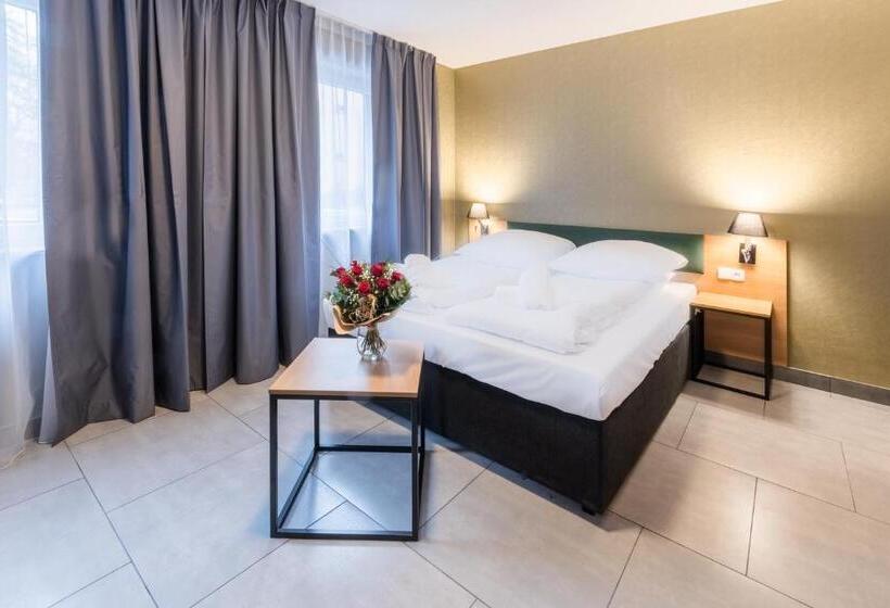 اتاق سوپریور با تخت بزرگ, Lantier Bytom   Katowice   Chorzów