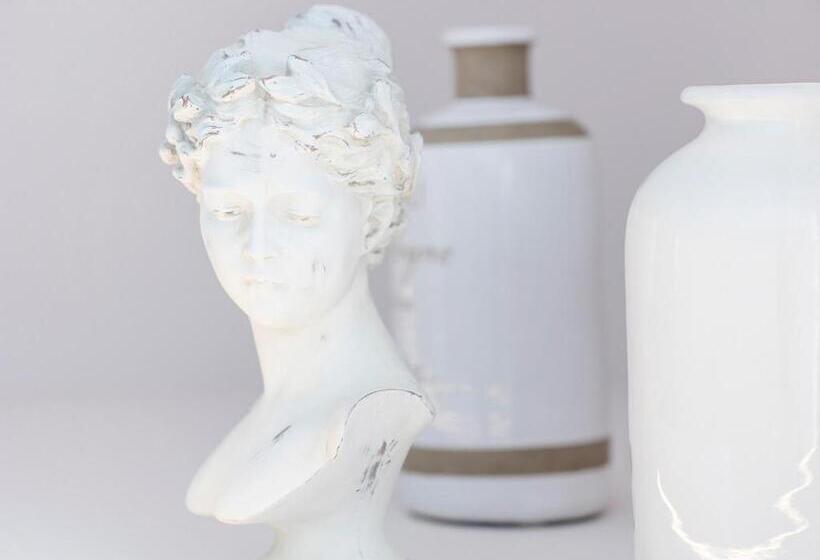 اتاق استاندارد چهار تخته, Mane Boutique