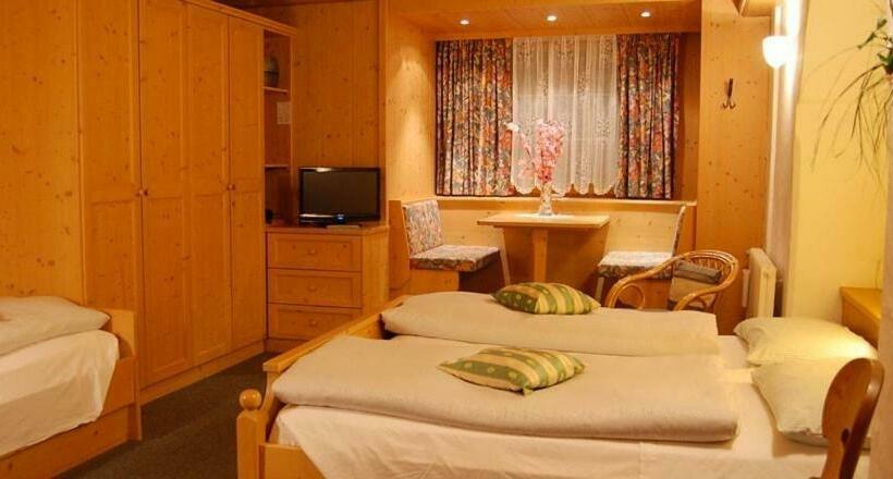 Четырехместный Номер Стандарт, Albergo Genziana