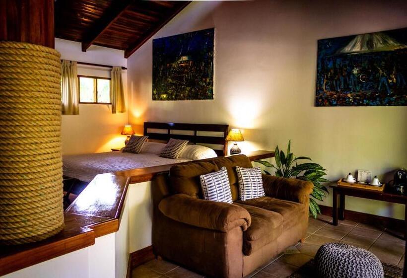 سوییت سوپریور, Jaco Hotel Docelunas