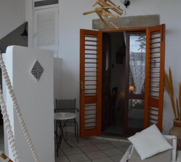 اتاق استاندارد سه نفره با چشم‌انداز کنار دریا, B&b Le Sette Vele Da Riccardo