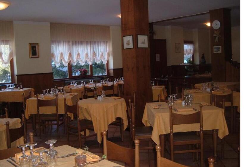 Номер Стандарт Трехместный, Albergo Pineta