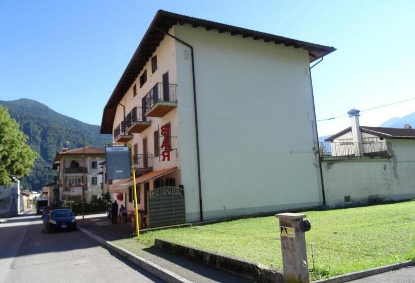 Habitación Triple Estándar, Galles