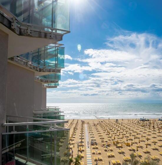 侧面海景标准三人间, Nizza Frontemare Superior 3 Stelle