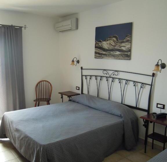 Quarto Triplo Estandar, Punta Barone