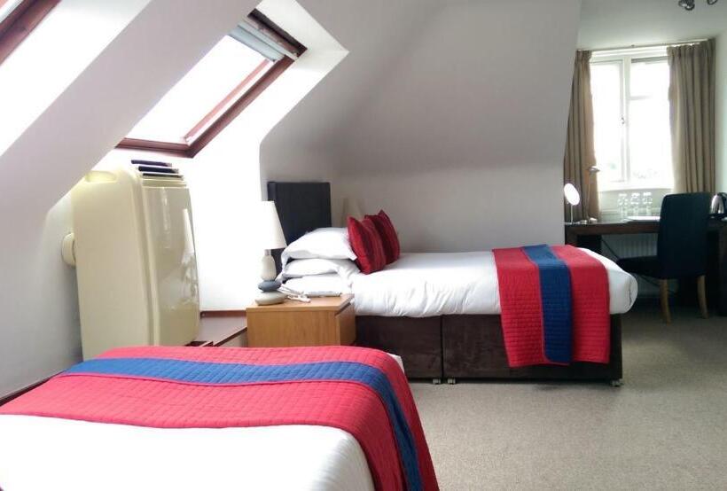 חדר משפחתי, Remont Oxford