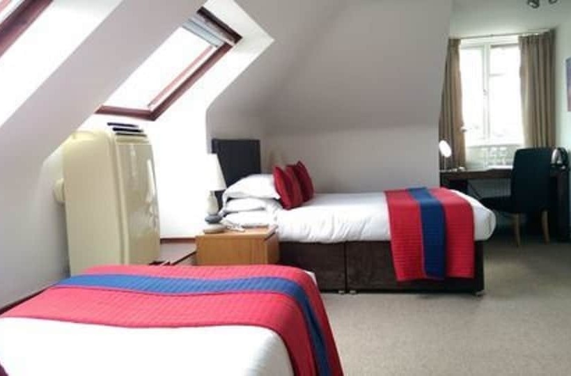 חדר משפחתי, Remont Oxford