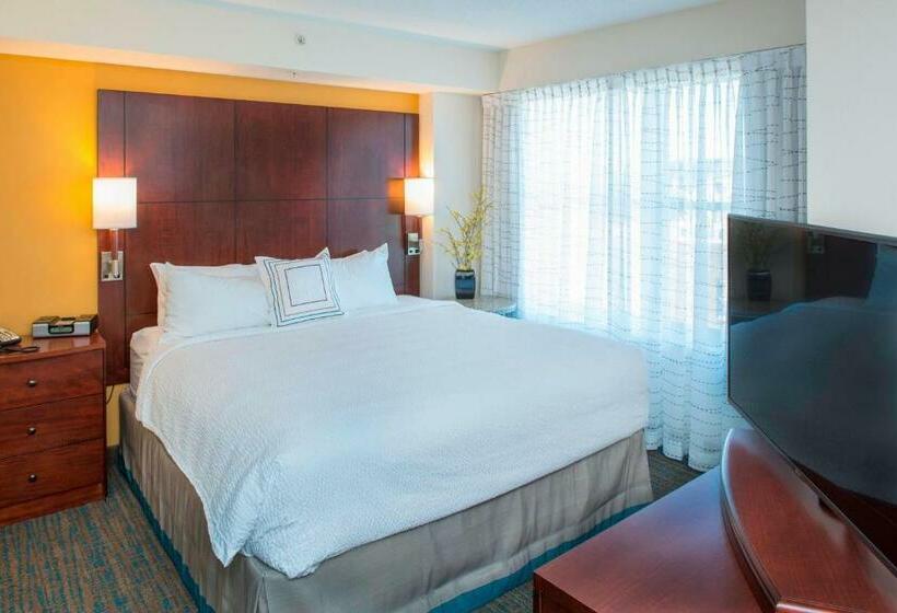 带大床的标准工作室, Residence Inn By Marriott Moncton