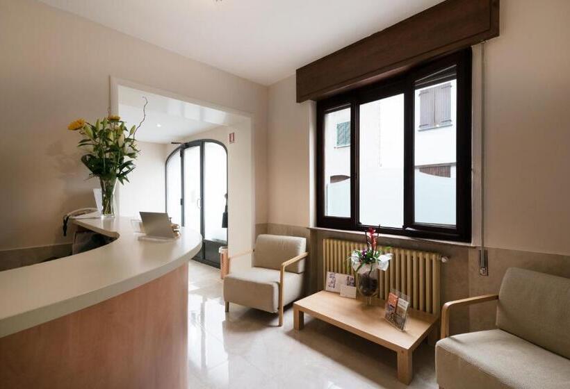 스탠다드 트리플 룸, Albergo Il Torchio