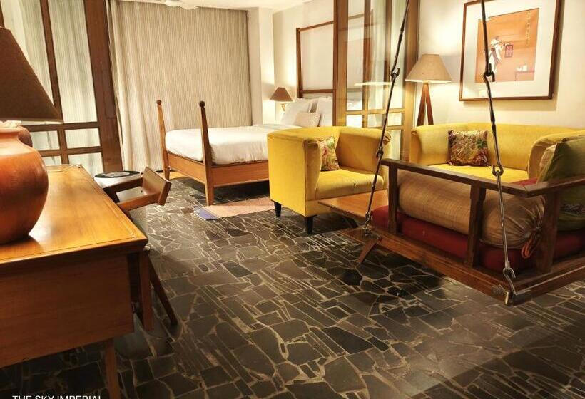 Четырехместный Номер Стандарт с Балконом, The Sky Imperial Aarivaa Luxury Stays