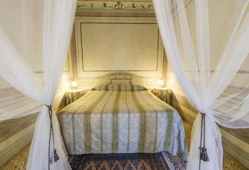 Люкс Вид на Сад, Villa Cigolotti