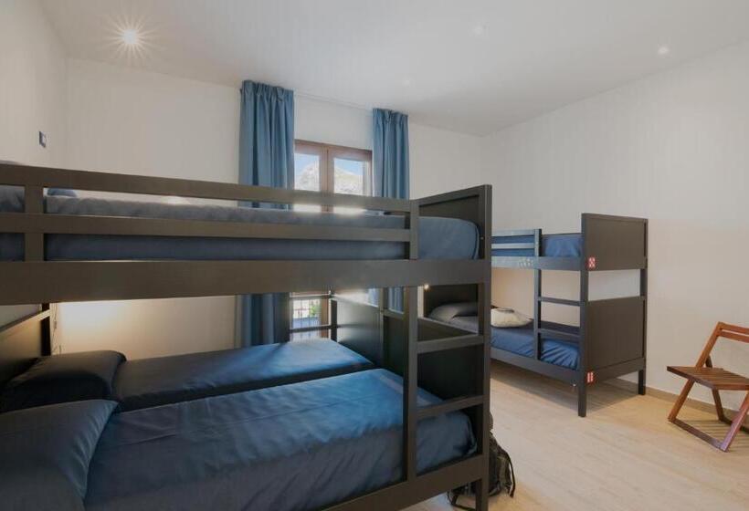 سرير فى غرفة مشتركه, Timbuktu Hostel