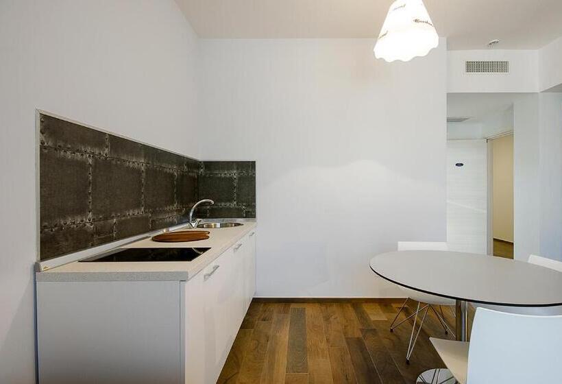高级工作室, B&b Maxxi