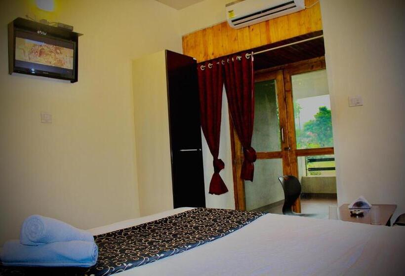 Номер Deluxe с Балконом, Rainwood Residency