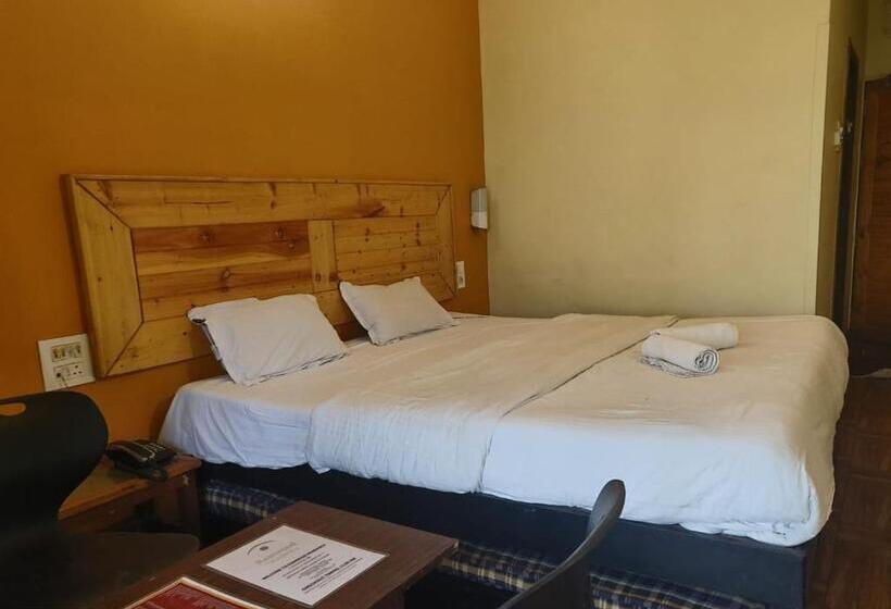 Номер Deluxe с Балконом, Rainwood Residency