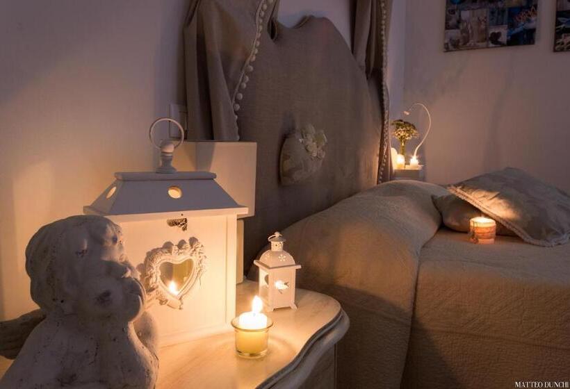 اتاق لوکس با بالکن, B&b Il Cuore