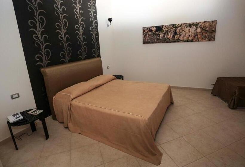 اتاق استاندارد چهارنفره با بالکن, Regalpetra