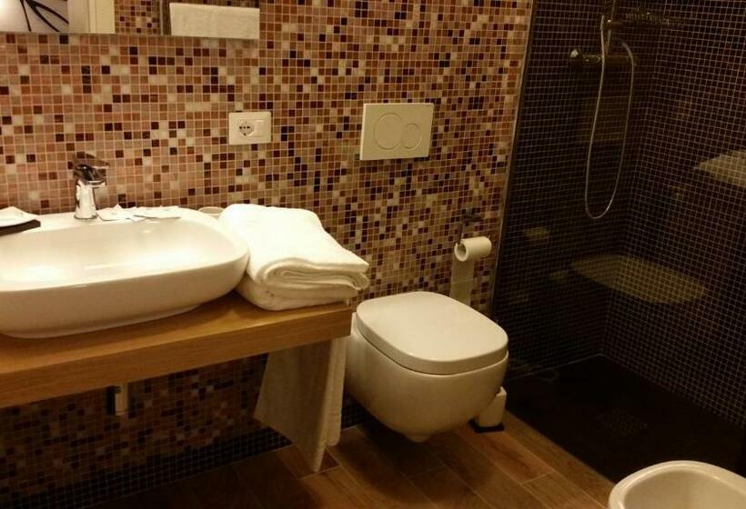 غرفة قياسية مزوَّدة بشُرفة, Casa Mafalda