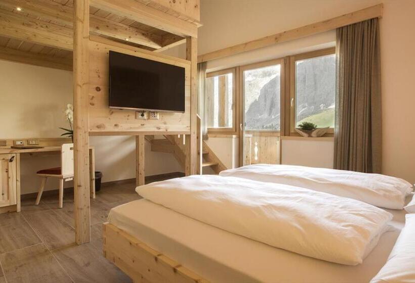 Номер Deluxe с Балконом, Passo Sella Dolomiti Mountain Resort
