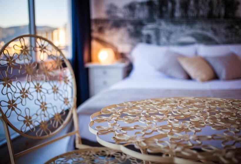 اتاق استاندارد با وان آب گرم, B&b 52cento
