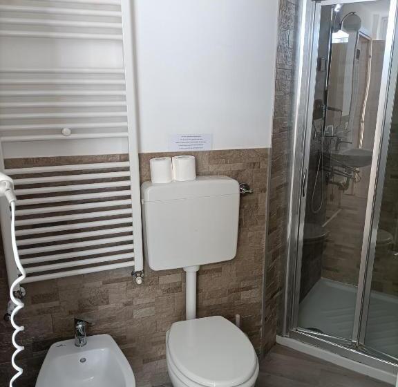 اتاق استاندارد با وان آب گرم, B&b 52cento