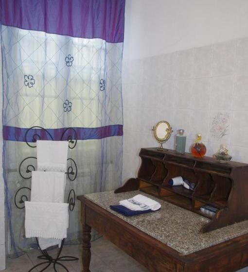 اتاق استاندارد چهار تخته, I Colori Di Mag