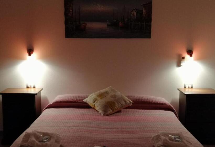 Orta Banyolu Üç Kişilik Standart Oda, La Casa Della Nonna