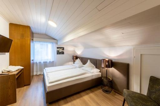 غرفة أساسية, Moserhof