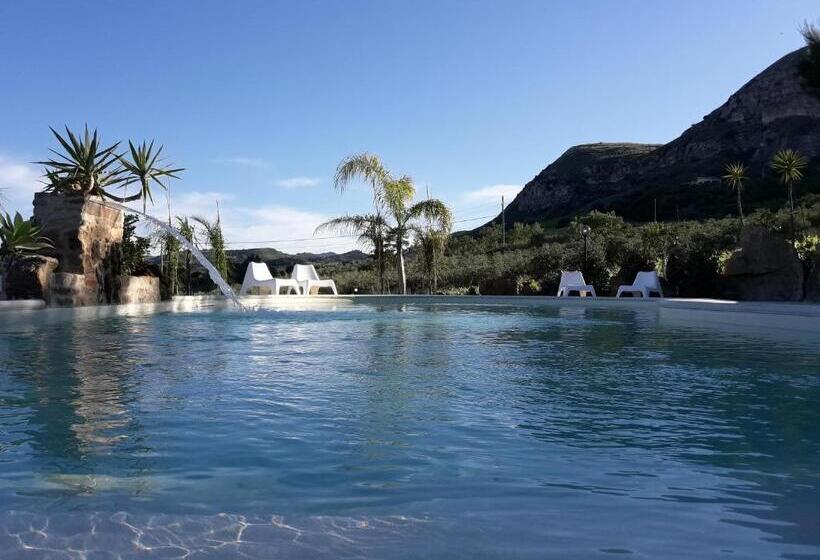 اتاق استاندارد سه نفره, La Suite Di Segesta