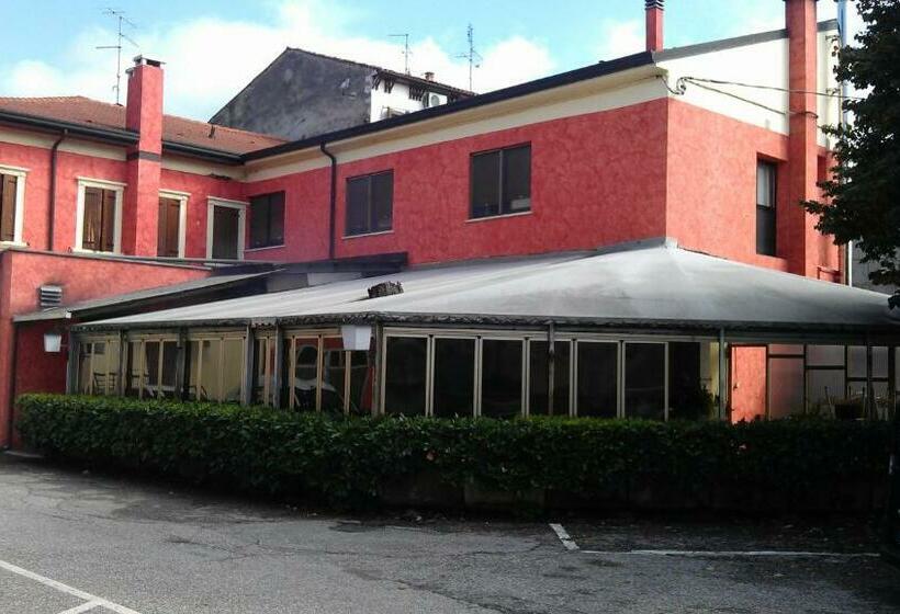 四人标准间, Albergo Pizzeria Sole