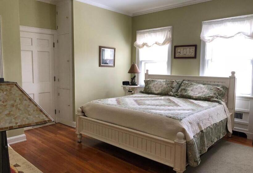Номер Deluxe Кровать Кинг, Farrell House Lodge At Sunnybrook Trout Club
