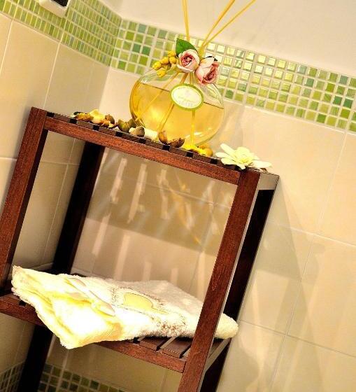 اتاق استاندارد چهار تخته, New Royal
