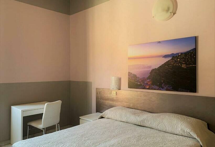 Standard Neljän Hengen Huone, Albergo La Villetta