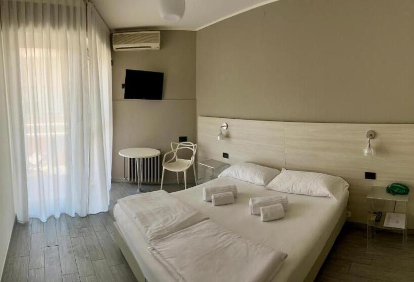 اتاق استاندارد, Astoria
