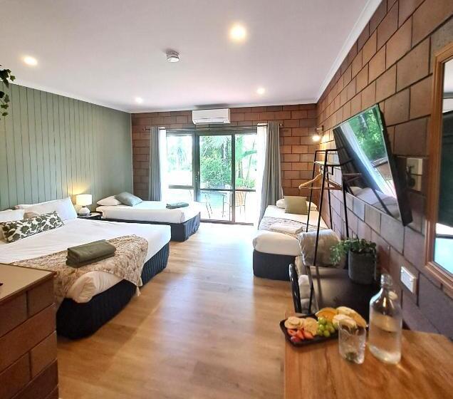 디럭스 패밀리 룸, Malanda Lodge