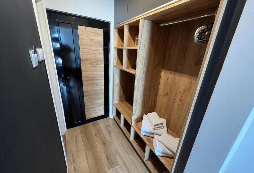 디럭스 룸, Business Hotel Prijedor