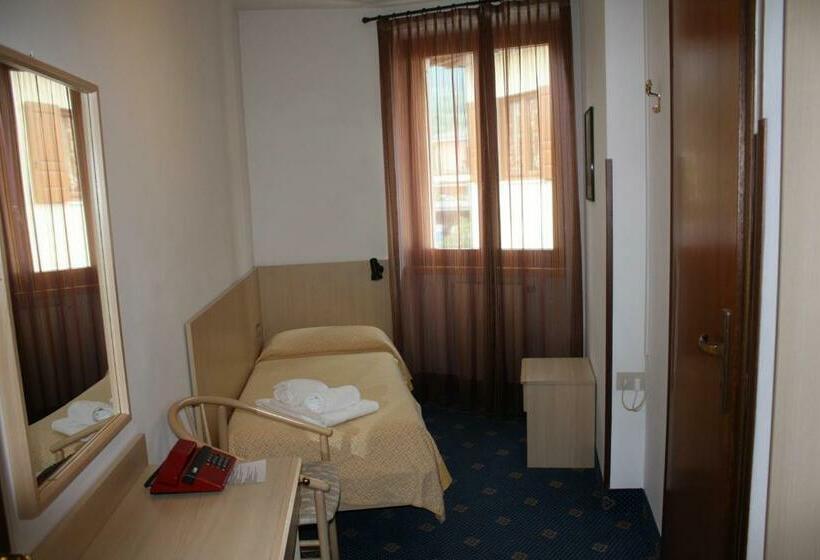 اتاق استاندارد یک نفره, Garnì Hotel Tignale, Gtsgroup