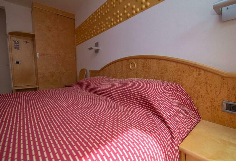 اتاق استاندارد, Bed&breakfast Saturn