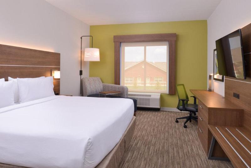 带大床的标准间, Holiday Inn Express   Nashville South   Spring Hill, An Ihg
