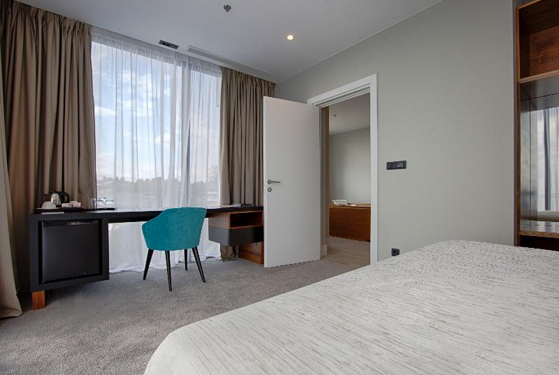 سوئیت پریمیوم با چشم‌انداز دریا, Marvie Hotel & Health