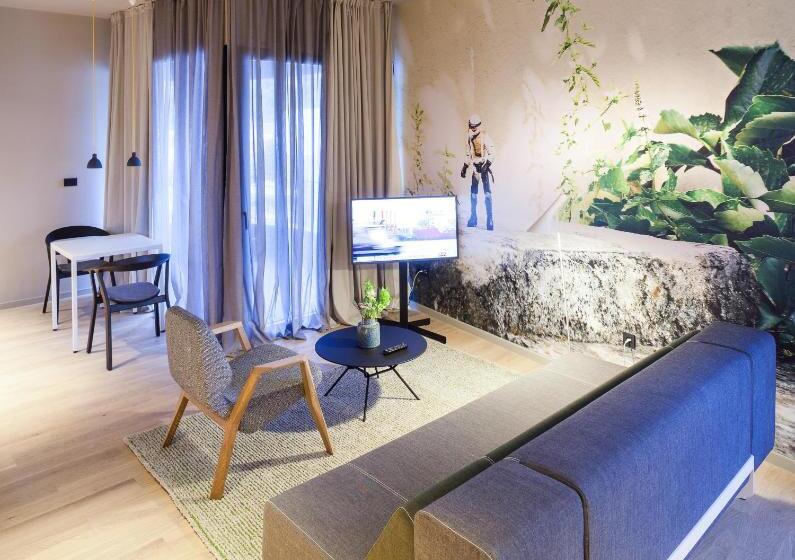 استودیوی لوکس, One Suite