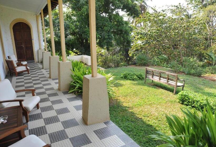 سوییت جونیور با چشم‌انداز دریا, Belo Monte Hotel And Museum