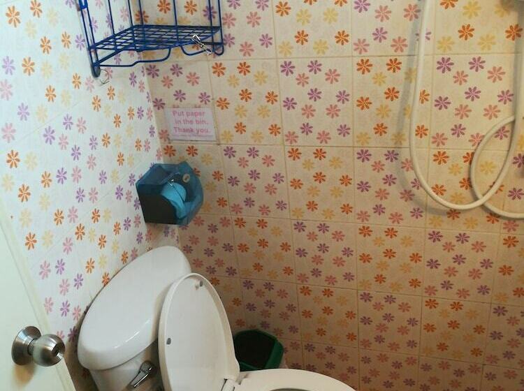 공동 객실, Karma Home Hostel