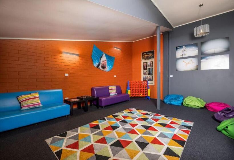 스탠다드 스튜디오, Port Lincoln Studio Apartments