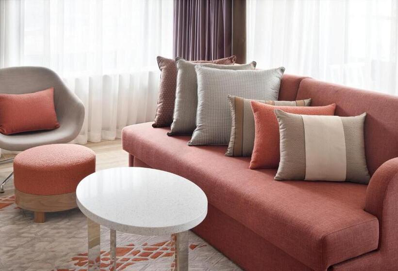 Апартаменты 1 Спальня, Holiday Inn & Suites   Dubai Festival City Mall, An Ihg