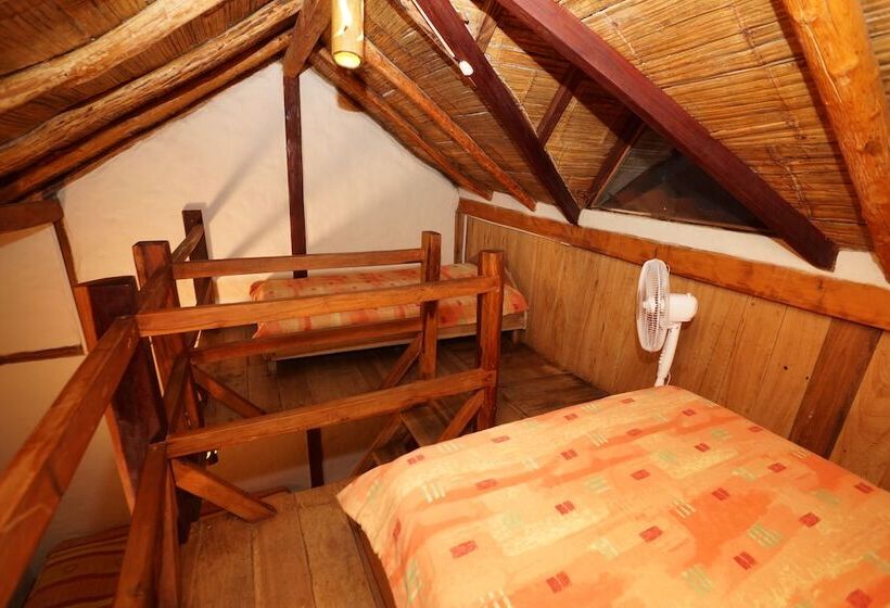 Четырехместный Номер Стандарт, La Barquita Beach Hostel