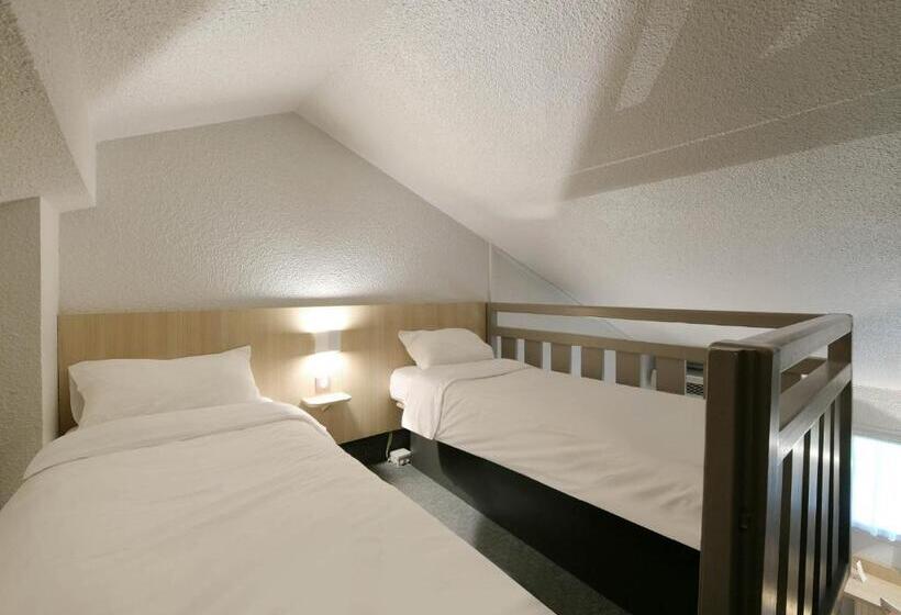 Четырехместный Номер Стандарт, B&b Hotel Le Mans Sud