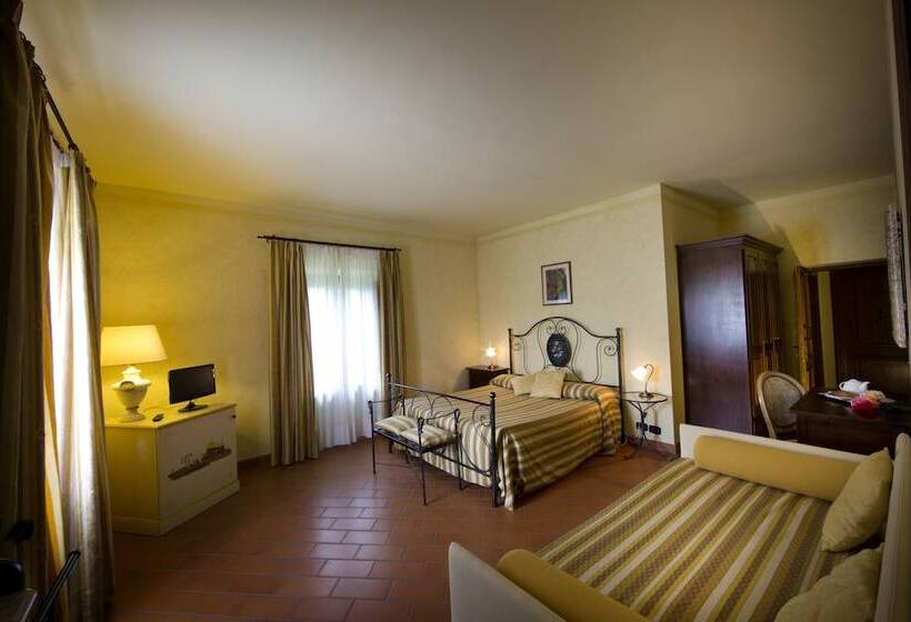 اتاق استاندارد سه نفره, Il Colombaio Winery & Rooms